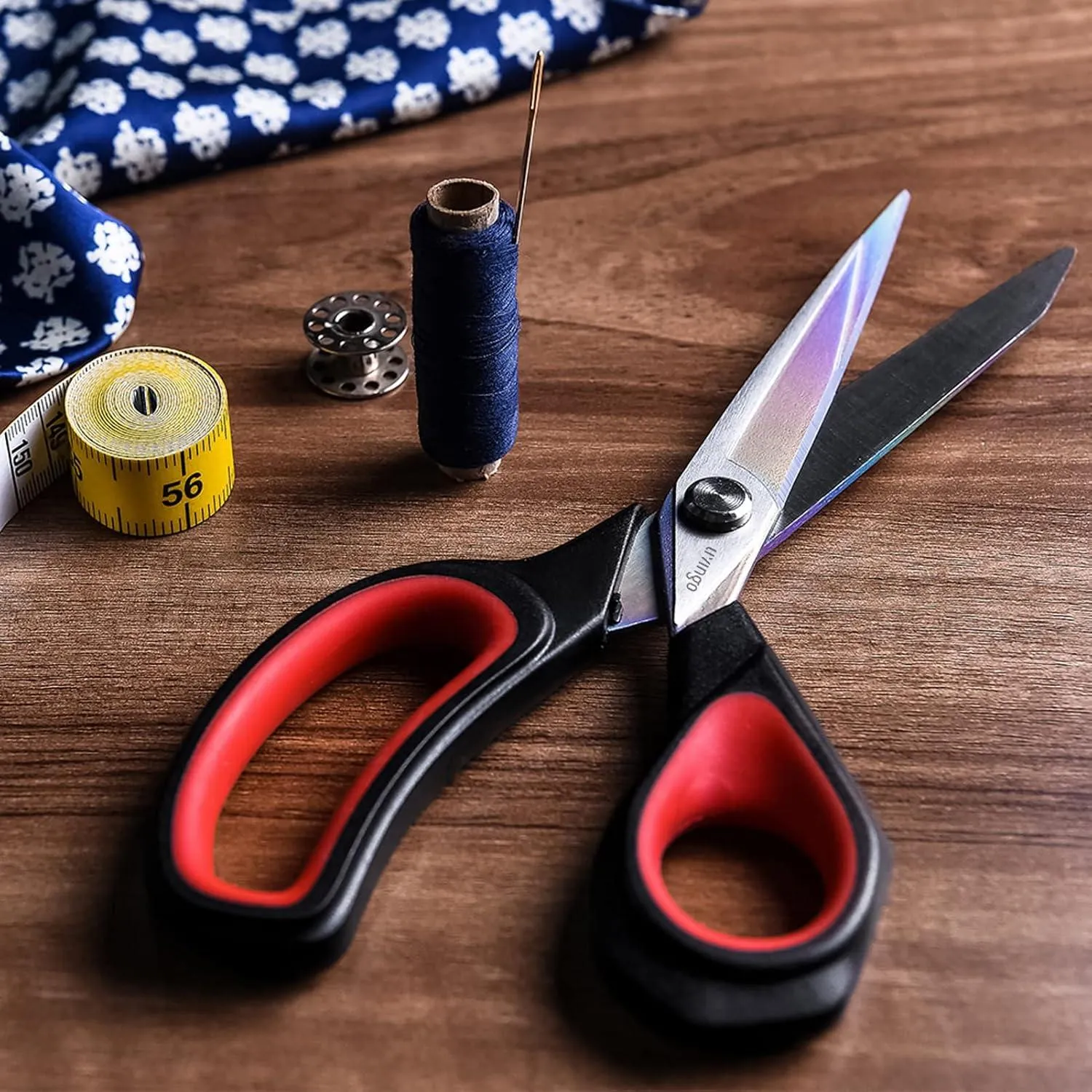 LIVINGO Forbici Ricamo 4,5" Set 2 Pezzi Rosso Nero