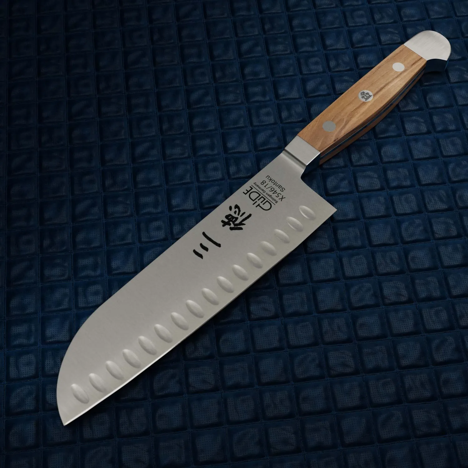 Güde Alpha-Olive santoku alveolato 18 cm legno ulivo
